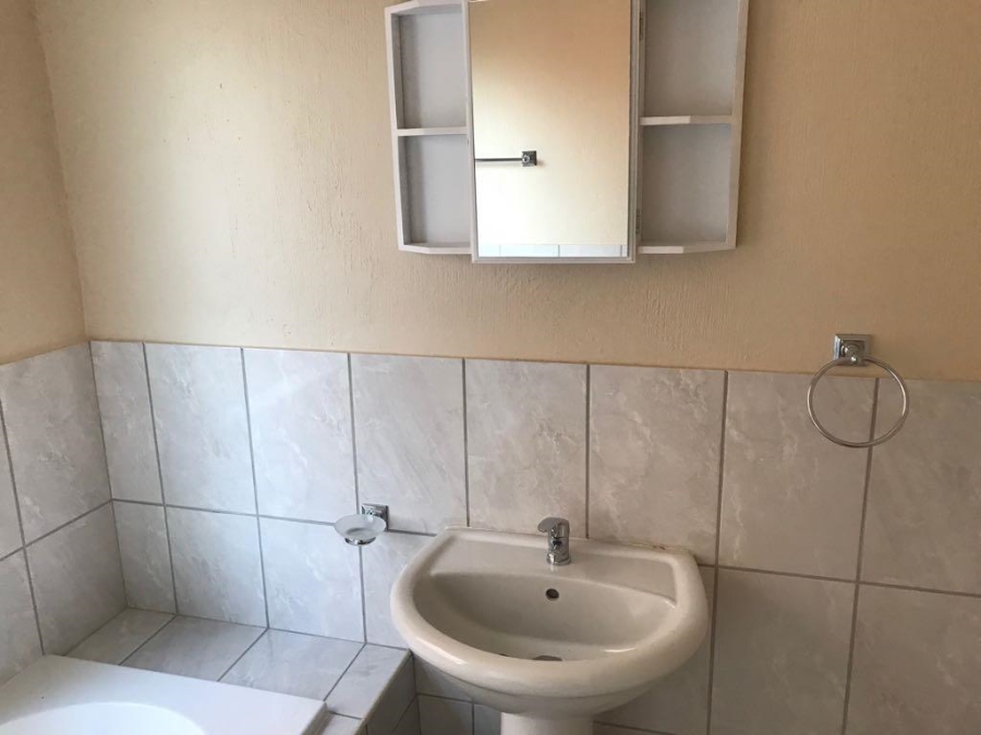 2 Bedroom Property for Sale in Honeydew Gauteng