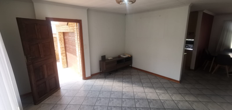 3 Bedroom Property for Sale in New Redruth Gauteng