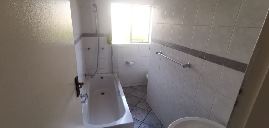 3 Bedroom Property for Sale in New Redruth Gauteng