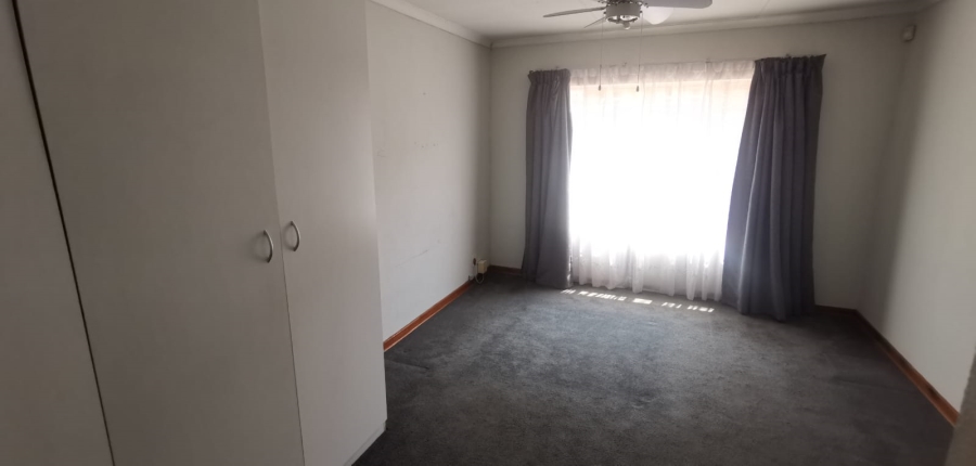 3 Bedroom Property for Sale in New Redruth Gauteng