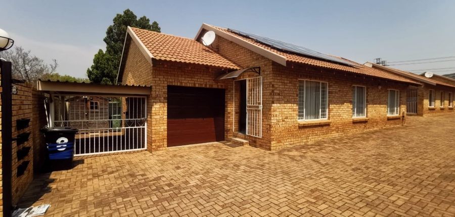 3 Bedroom Property for Sale in New Redruth Gauteng