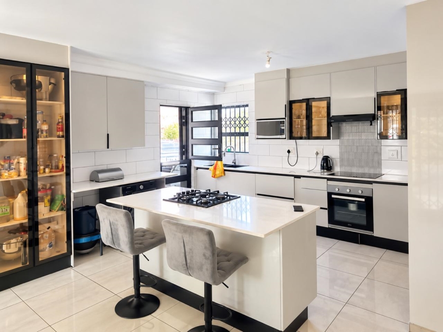 4 Bedroom Property for Sale in Soshanguve WW Gauteng