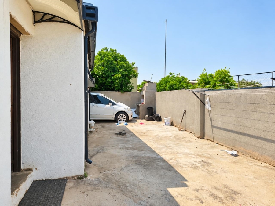 4 Bedroom Property for Sale in Soshanguve WW Gauteng