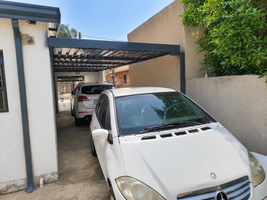 4 Bedroom Property for Sale in Soshanguve WW Gauteng