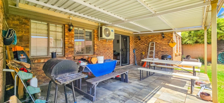2 Bedroom Property for Sale in Equestria Gauteng
