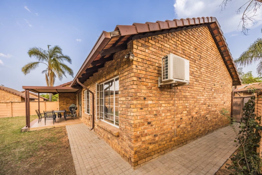 2 Bedroom Property for Sale in Equestria Gauteng