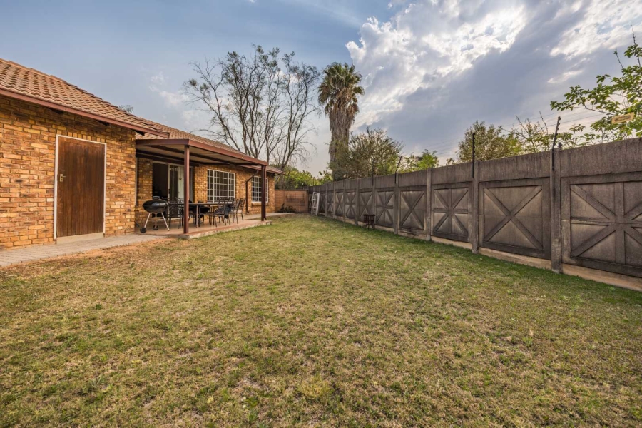 2 Bedroom Property for Sale in Equestria Gauteng