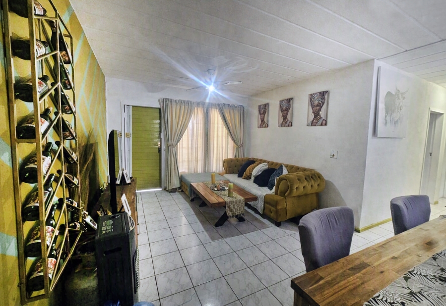 2 Bedroom Property for Sale in Radiokop Gauteng
