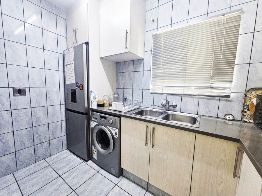 2 Bedroom Property for Sale in Radiokop Gauteng