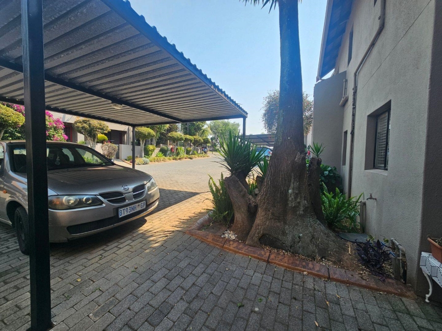 2 Bedroom Property for Sale in Radiokop Gauteng