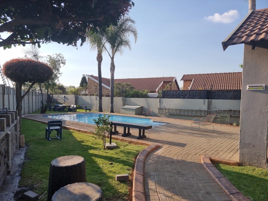 2 Bedroom Property for Sale in Radiokop Gauteng