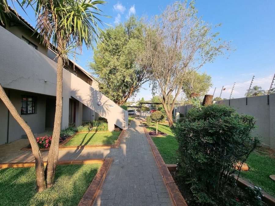 2 Bedroom Property for Sale in Radiokop Gauteng