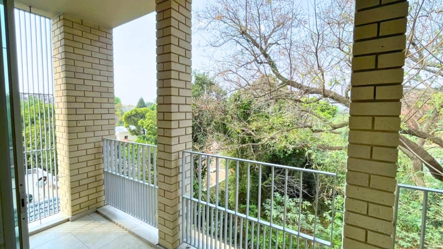 To Let 1 Bedroom Property for Rent in Rosebank Gauteng
