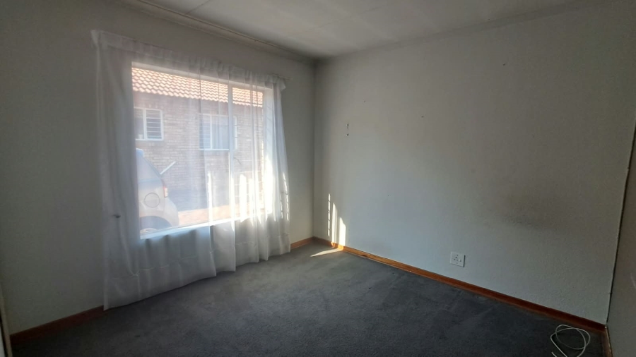 3 Bedroom Property for Sale in New Redruth Gauteng