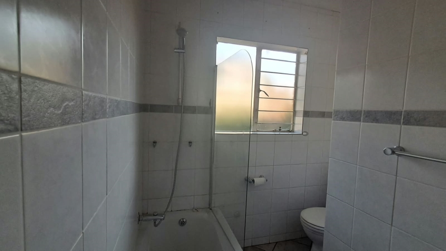 3 Bedroom Property for Sale in New Redruth Gauteng
