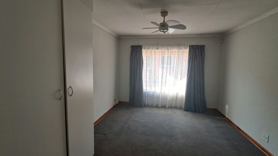 3 Bedroom Property for Sale in New Redruth Gauteng