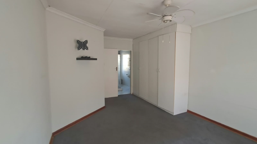 3 Bedroom Property for Sale in New Redruth Gauteng