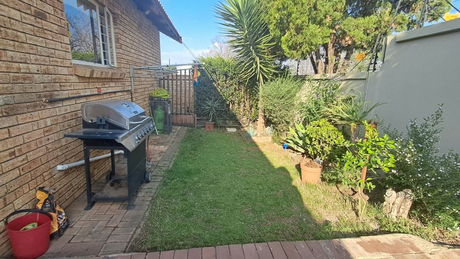 3 Bedroom Property for Sale in New Redruth Gauteng