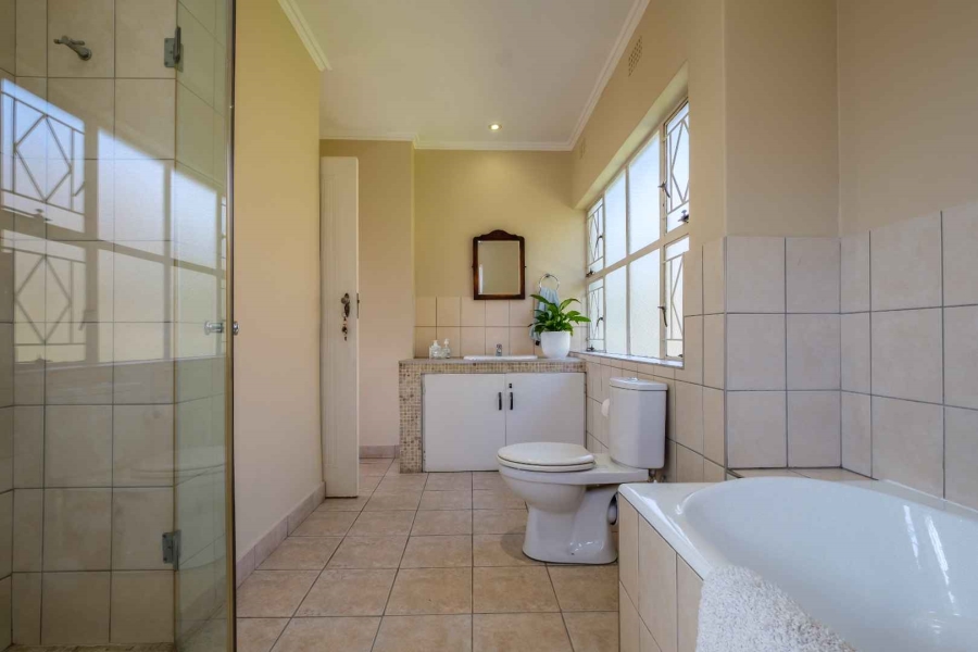 3 Bedroom Property for Sale in Farrarmere Gauteng