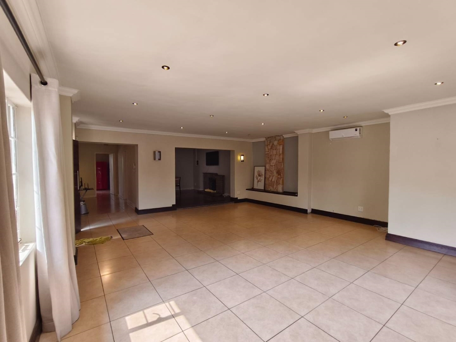 To Let 3 Bedroom Property for Rent in Linden Gauteng