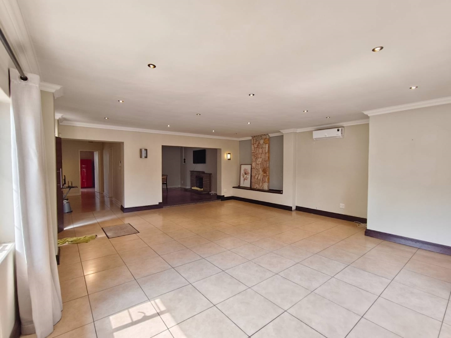 To Let 3 Bedroom Property for Rent in Linden Gauteng
