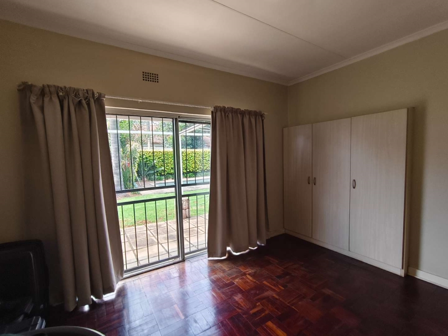 To Let 3 Bedroom Property for Rent in Linden Gauteng