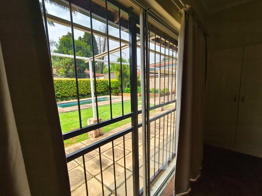 To Let 3 Bedroom Property for Rent in Linden Gauteng