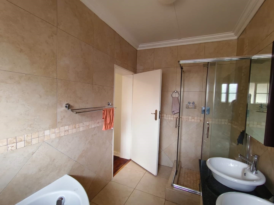 To Let 3 Bedroom Property for Rent in Linden Gauteng