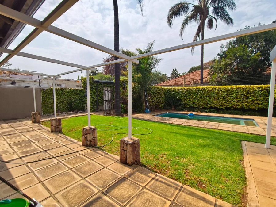 To Let 3 Bedroom Property for Rent in Linden Gauteng