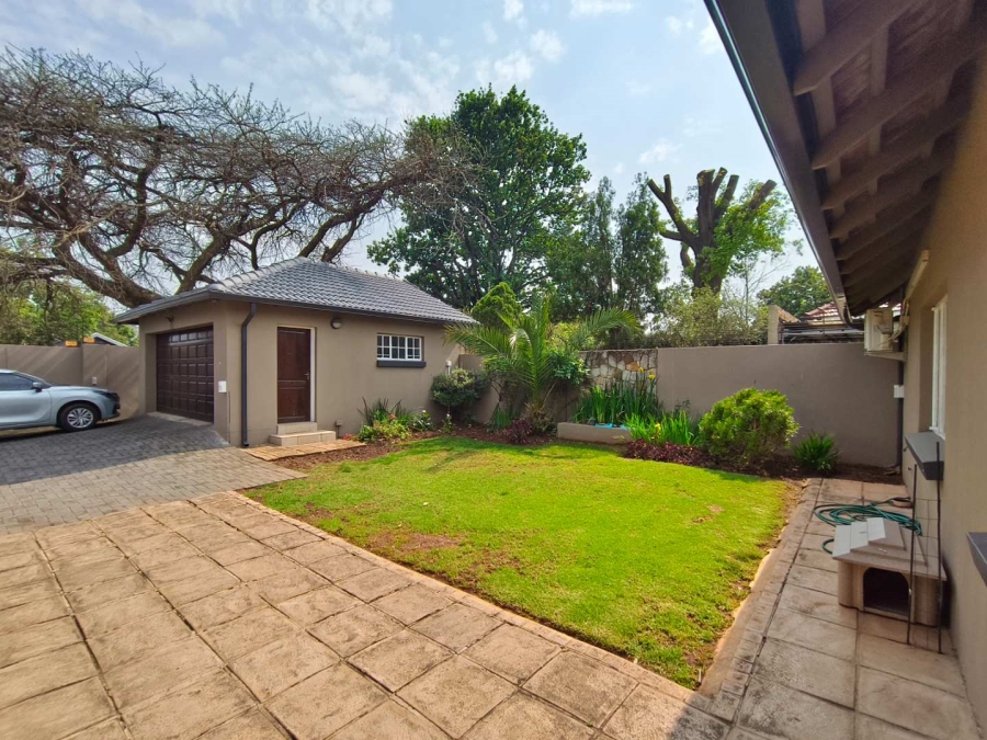 To Let 3 Bedroom Property for Rent in Linden Gauteng