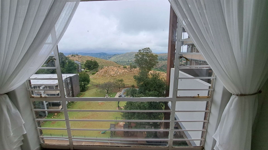 To Let 2 Bedroom Property for Rent in Honeyhills Gauteng