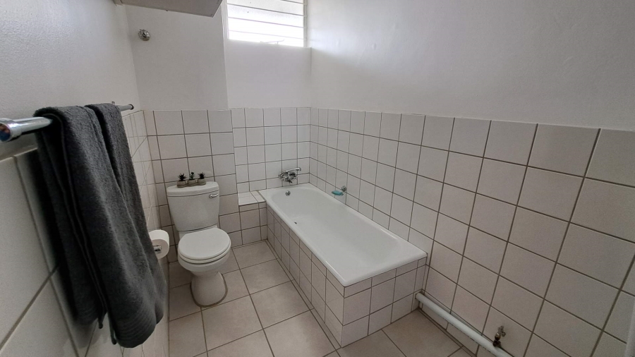 To Let 2 Bedroom Property for Rent in Honeyhills Gauteng
