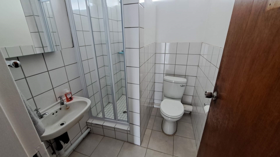 To Let 2 Bedroom Property for Rent in Honeyhills Gauteng