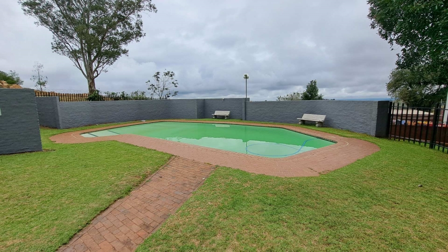 To Let 2 Bedroom Property for Rent in Honeyhills Gauteng