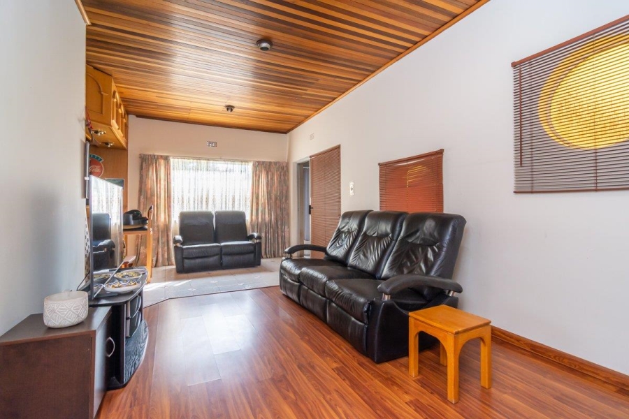 5 Bedroom Property for Sale in Florida Gauteng