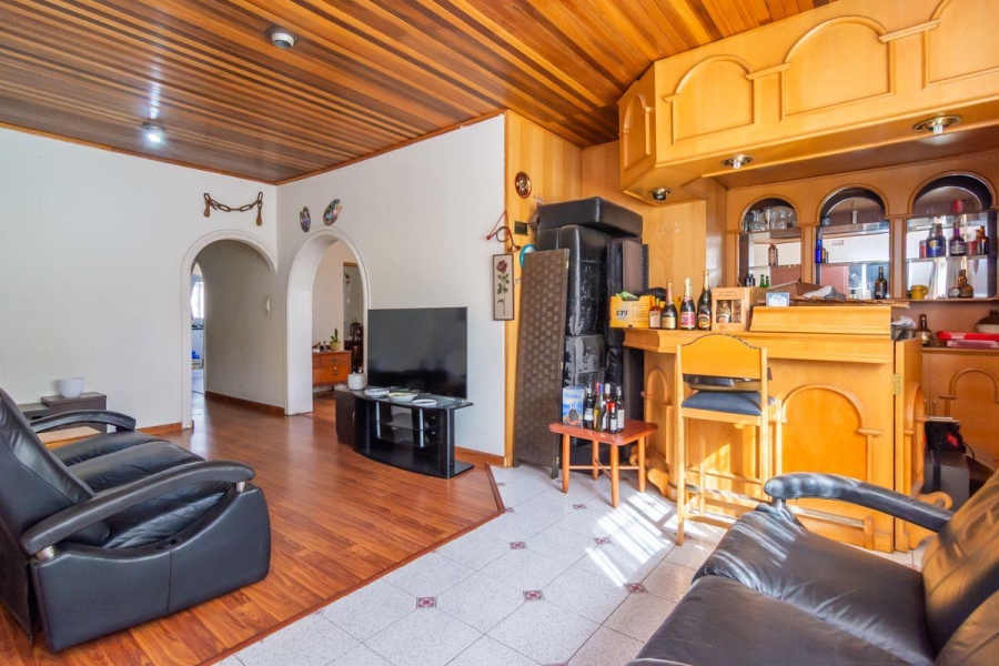 5 Bedroom Property for Sale in Florida Gauteng