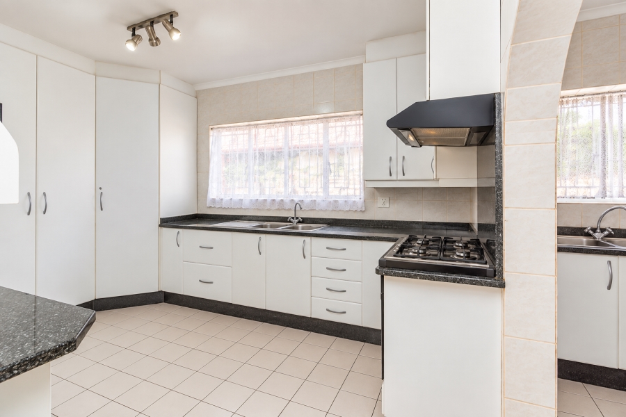 5 Bedroom Property for Sale in Florida Gauteng