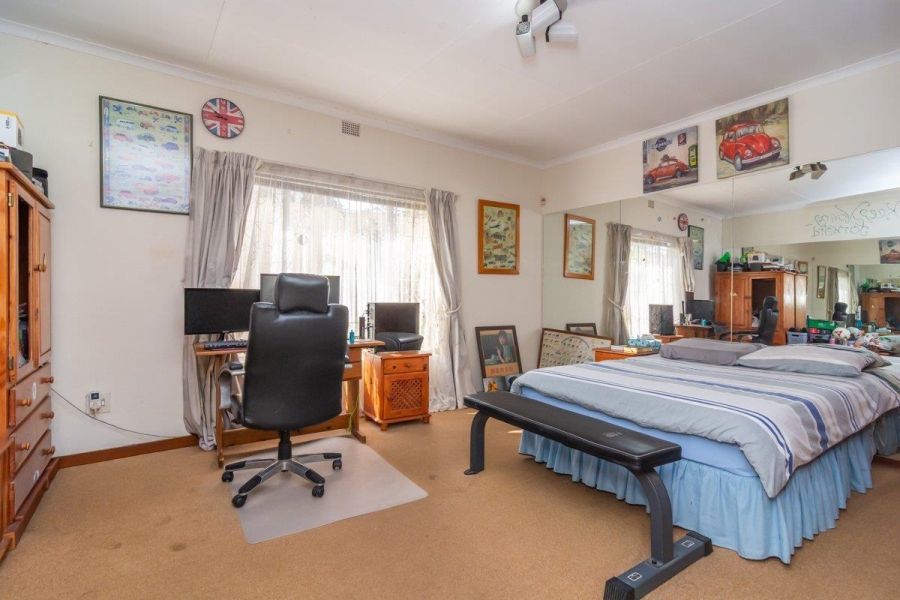 5 Bedroom Property for Sale in Florida Gauteng