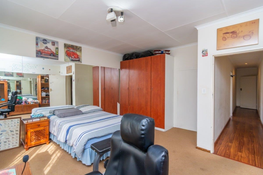 5 Bedroom Property for Sale in Florida Gauteng