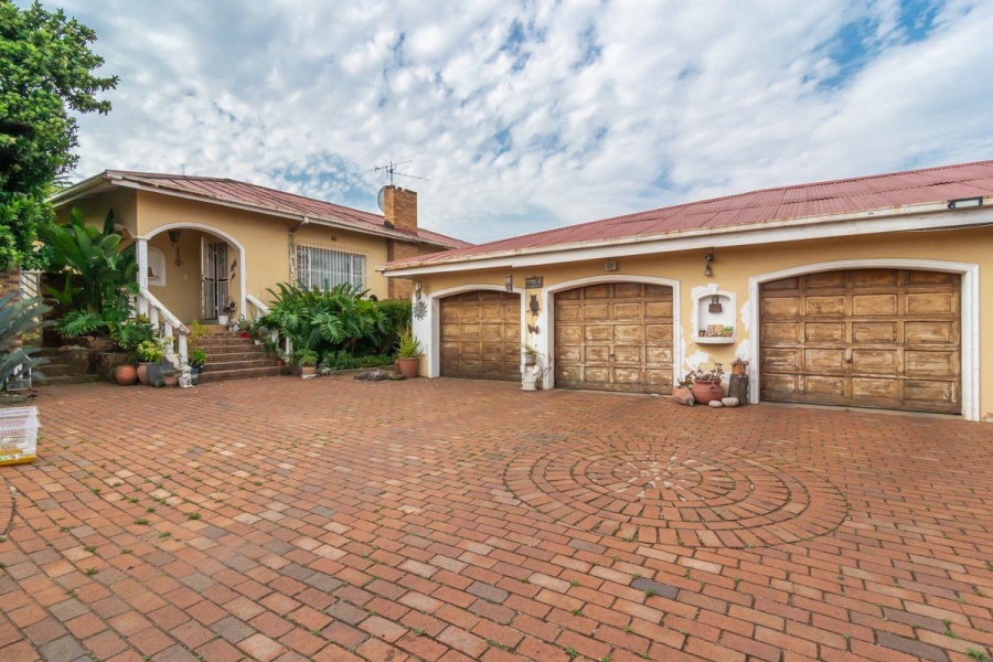 5 Bedroom Property for Sale in Florida Gauteng