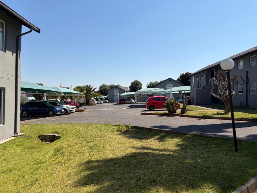 2 Bedroom Property for Sale in Ridgeway Gauteng