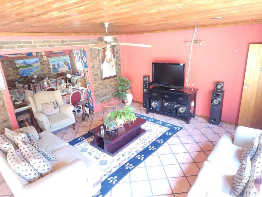 9 Bedroom Property for Sale in Lakefield Gauteng