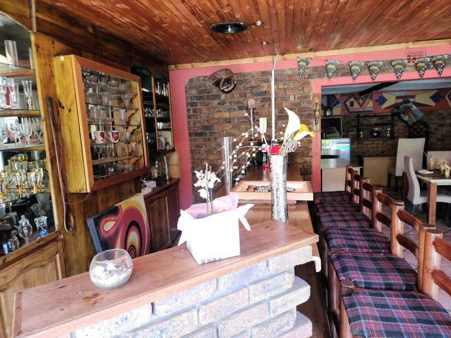 9 Bedroom Property for Sale in Lakefield Gauteng
