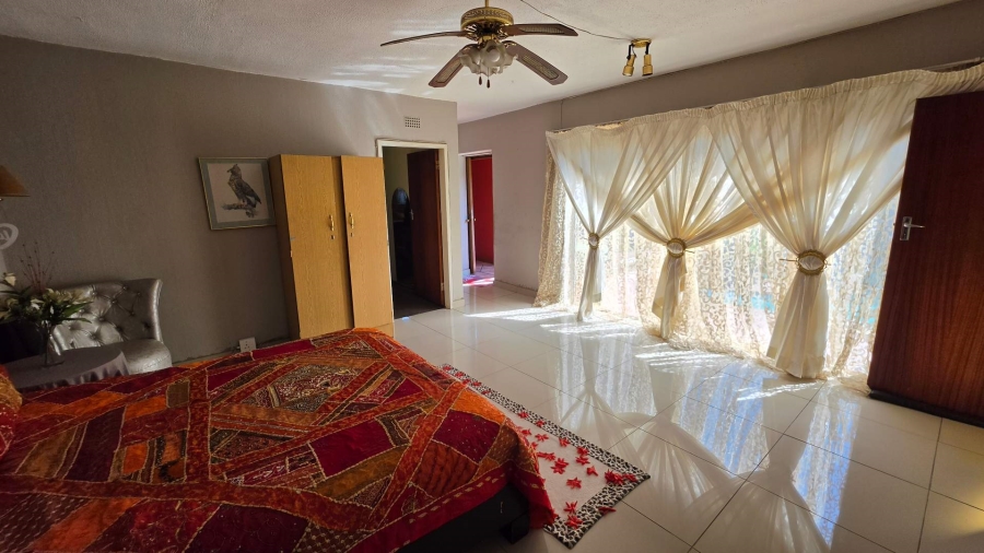 9 Bedroom Property for Sale in Lakefield Gauteng