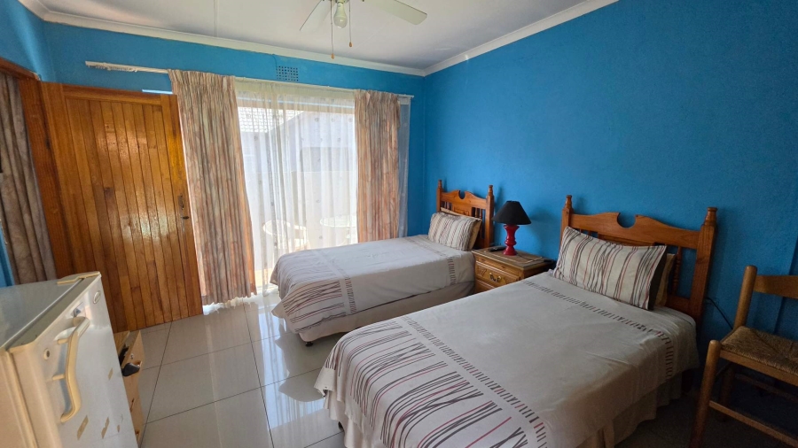 9 Bedroom Property for Sale in Lakefield Gauteng