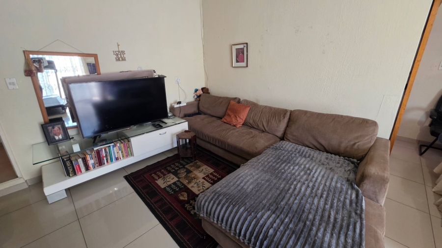 9 Bedroom Property for Sale in Lakefield Gauteng