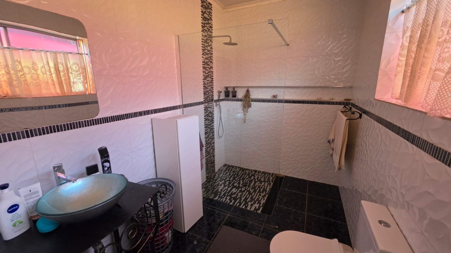 9 Bedroom Property for Sale in Lakefield Gauteng