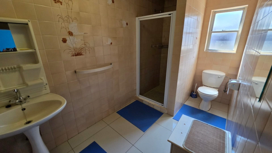 9 Bedroom Property for Sale in Lakefield Gauteng