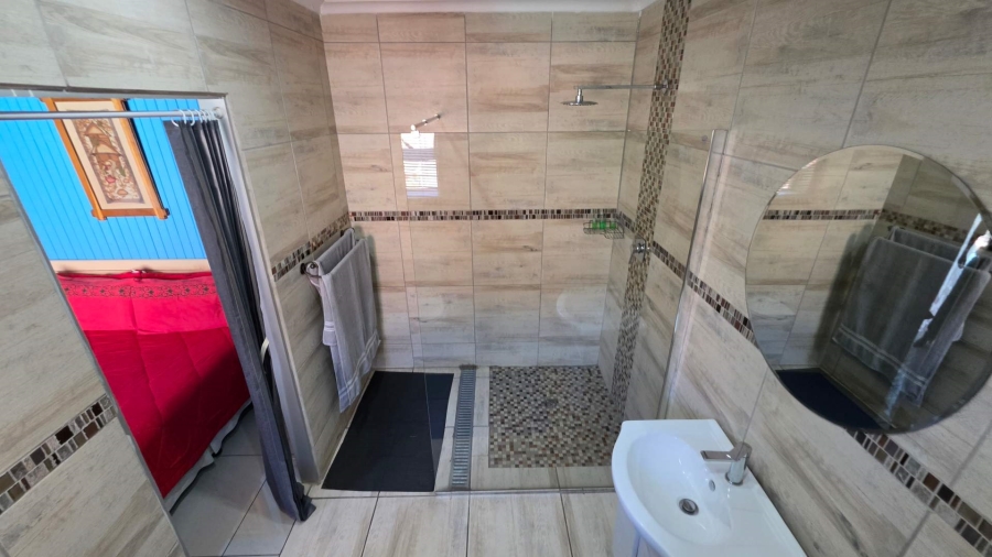 9 Bedroom Property for Sale in Lakefield Gauteng