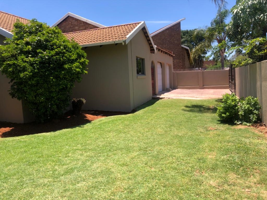 5 Bedroom Property for Sale in The Orchards Gauteng